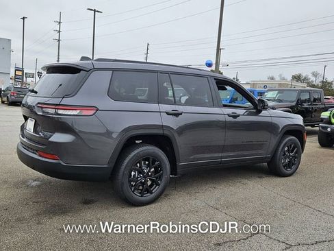 New 2025 Jeep Grand Cherokee L Altitude image 11