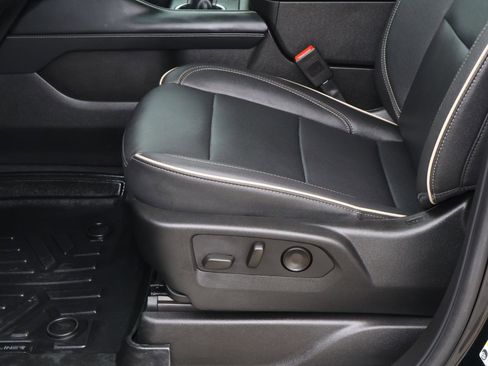 Used 2024 Chevrolet Tahoe Premier w/ Premium Package image 18