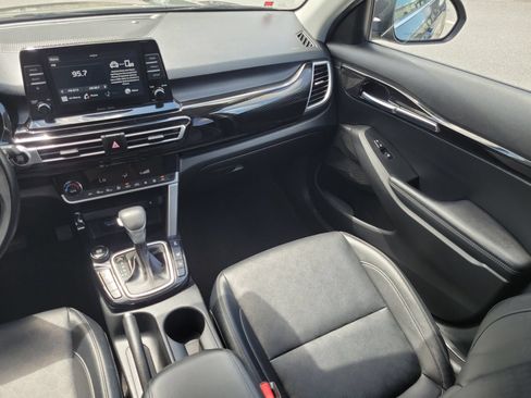 Used 2021 Kia Seltos EX AWD/4WD image 19