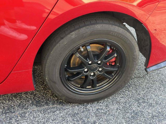 Used 2020 Toyota Prius LE FWD image 11