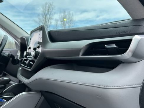 Used 2021 Toyota Highlander XLE image 79