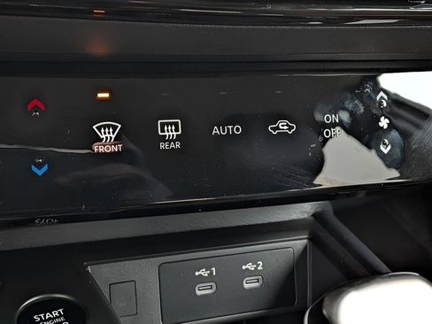 Certified 2025 Nissan Kicks SR AWD/4WD image 19