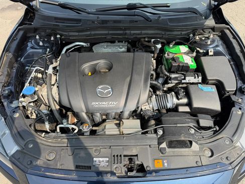 Used 2018 MAZDA MAZDA3 Touring FWD image 26
