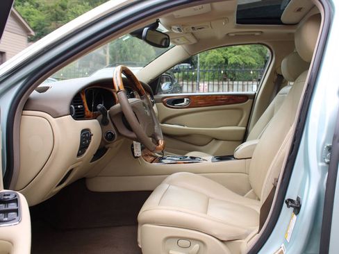 Used 2006 Jaguar XJ8 RWD image 25
