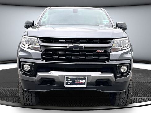 Used 2022 Chevrolet Colorado Z71 AWD/4WD image 2