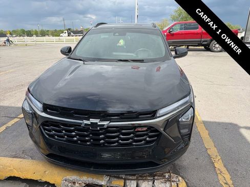 Used 2025 Chevrolet Trax RS image 8