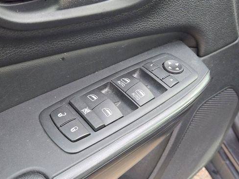 Used 2017 Jeep Cherokee Limited image 20