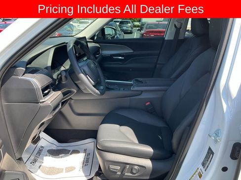Used 2026 Toyota Grand Highlander AWD Hybrid image 2