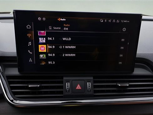 Used 2022 Audi Q5 2.0T Premium image 24