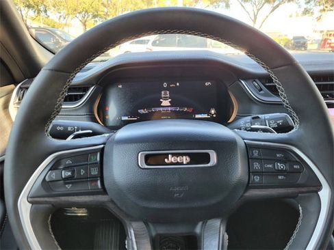 Used 2024 Jeep Grand Cherokee Limited image 35