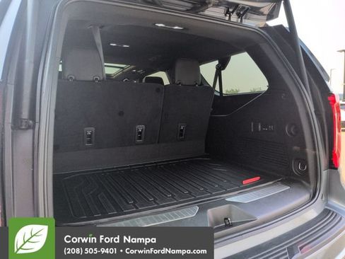 Used 2021 GMC Yukon XL Denali w/ Denali Premium Package AWD/4WD image 30