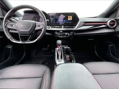 Used 2025 Chevrolet Trax RS w/ Sunroof Package image 20