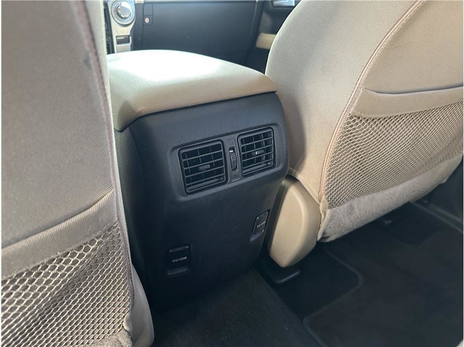 Used 2017 Toyota 4Runner SR5 AWD/4WD image 17