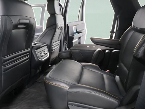 Used 2025 Ford Expedition Tremor AWD/4WD image 28