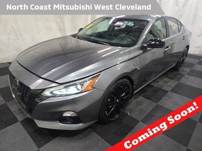 Used 2022 Nissan Altima 2.5 SR w/ Midnight Edition Package