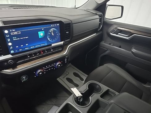 Used 2022 Chevrolet Silverado 1500 LT RWD image 25