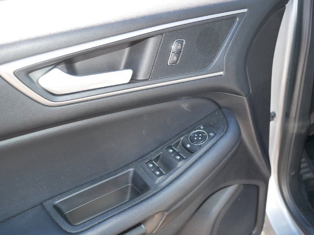 Used 2021 Ford Edge SEL AWD/4WD image 16