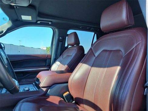 Used 2024 Ford Expedition Limited image 20
