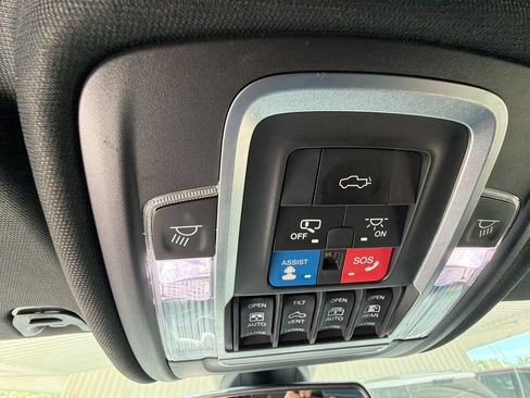 Used 2019 RAM 1500 Laramie w/ Sport Appearance Package AWD/4WD image 29