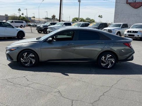 Used 2025 Hyundai Elantra Sport FWD image 6