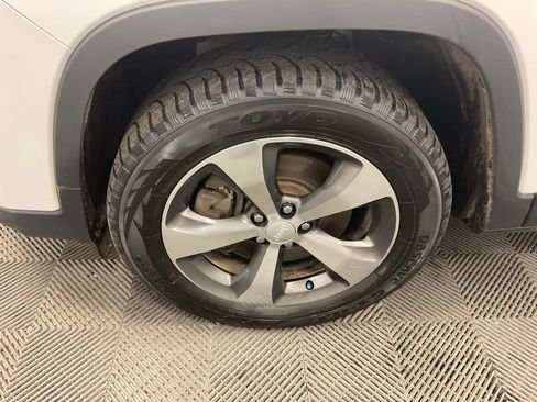 Used 2019 Jeep Cherokee Limited w/ Trailer Tow Group image 14