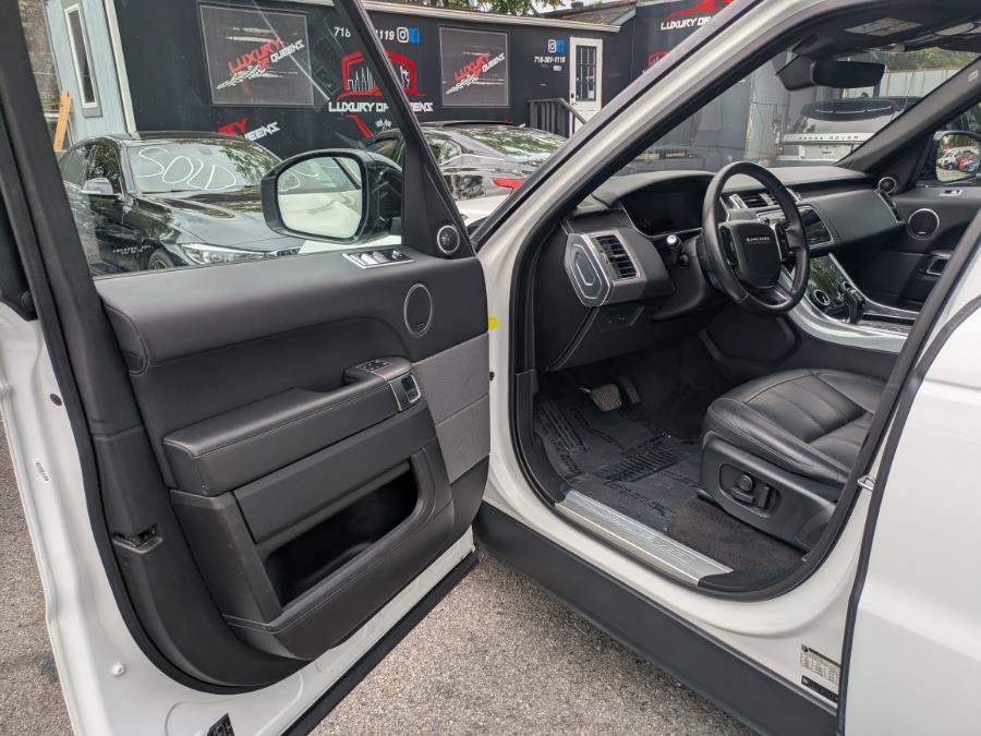 Used 2018 Land Rover Range Rover Sport HSE AWD/4WD image 8