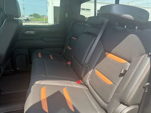 Used 2024 GMC Sierra 1500 AT4 w/ Technology Package AWD/4WD image 24