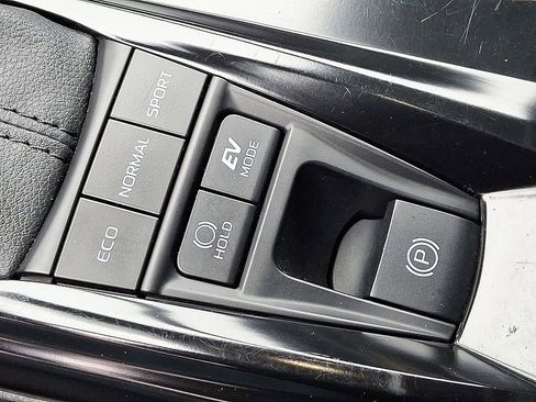 Used 2025 Toyota Camry LE FWD image 25