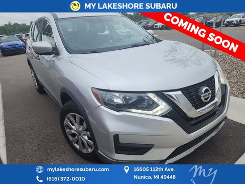 Used 2017 Nissan Rogue S AWD/4WD image 1