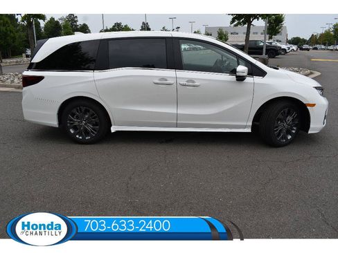 New 2026 Honda Odyssey Touring image 8