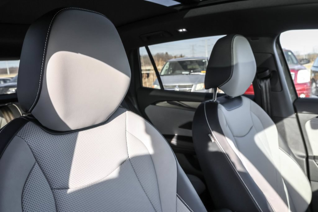 Certified 2026 Volkswagen Tiguan SE R-Line AWD/4WD image 36