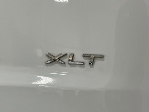 Used 2020 Ford Transit Connect XLT image 46