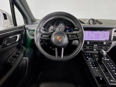 Used 2023 Porsche Macan AWD/4WD image 4