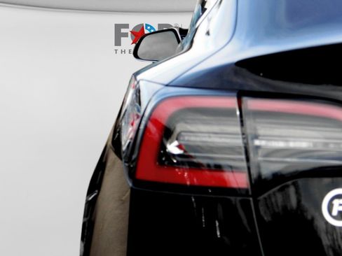 Used 2018 Tesla Model 3 Long Range image 10