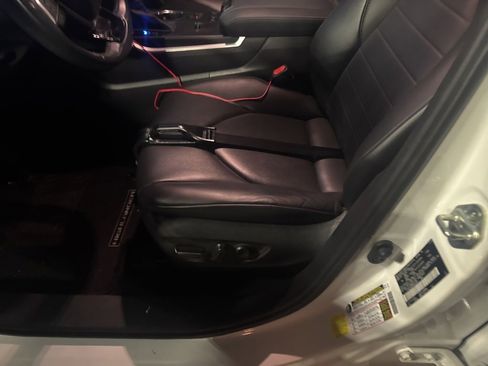 Used 2021 Toyota Highlander XLE image 13