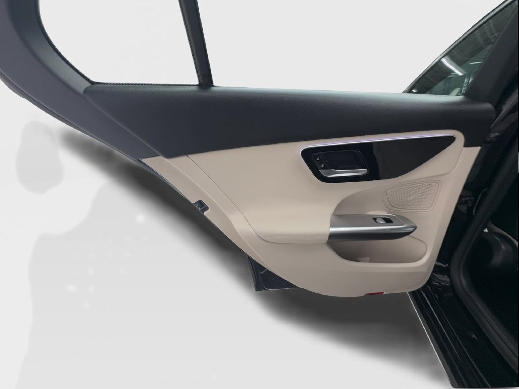 Used 2022 Mercedes-Benz C 300 Sedan image 26