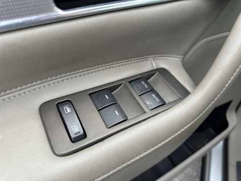 Used 2012 Lincoln MKX FWD w/ Class II Trailer Tow Pkg image 21