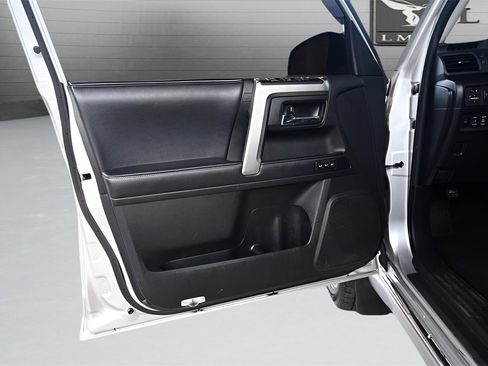 Used 2019 Toyota 4Runner Limited image 12