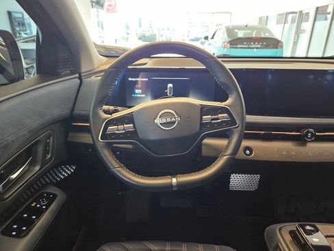 Used 2023 Nissan Ariya image 17