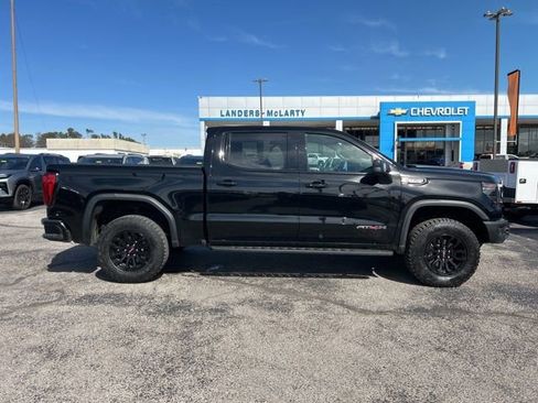 Used 2023 GMC Sierra 1500 AT4X image 2