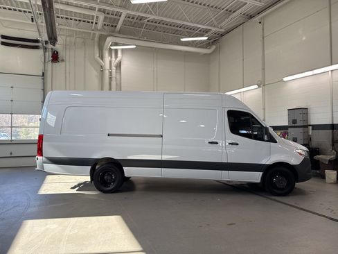 Used 2025 Mercedes-Benz Sprinter 3500 image 6