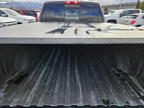 Used 2018 Chevrolet Silverado 1500 High Country image 31