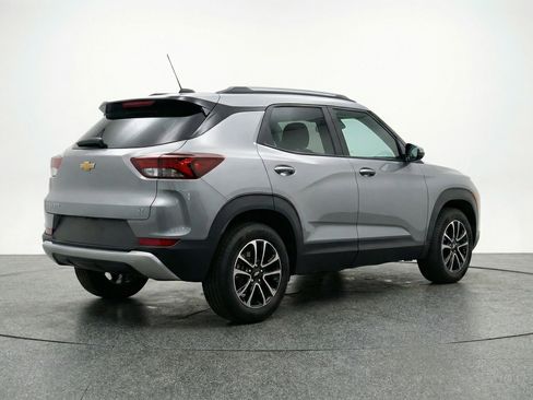 Used 2025 Chevrolet TrailBlazer LT image 9