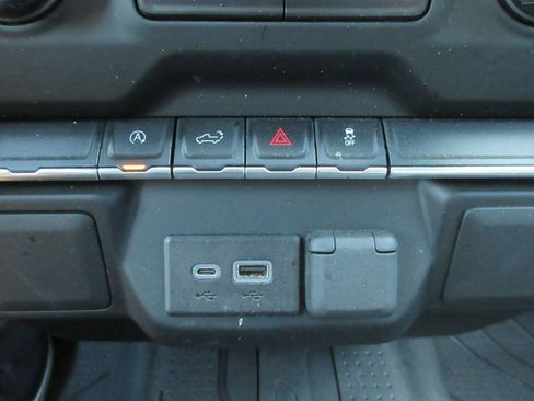 Certified 2022 Chevrolet Silverado 1500 Custom w/ Safety Confidence Package AWD/4WD image 29