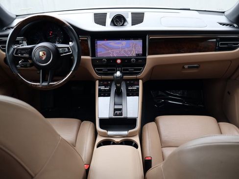 Certified 2023 Porsche Macan image 21