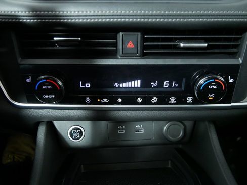Used 2023 Nissan Rogue SV w/ SV Premium B Package AWD/4WD image 30