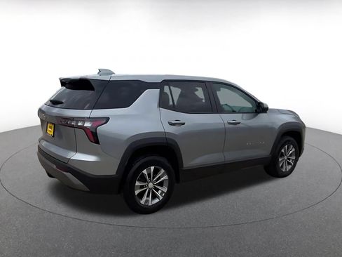 Used 2025 Chevrolet Equinox LT AWD/4WD image 14