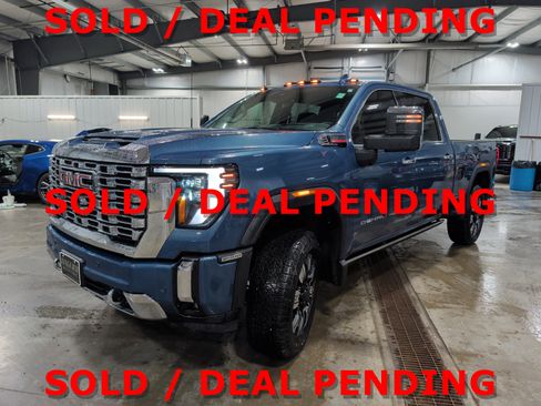 Used 2024 GMC Sierra 2500 Denali w/ Denali Reserve Package AWD/4WD image 6