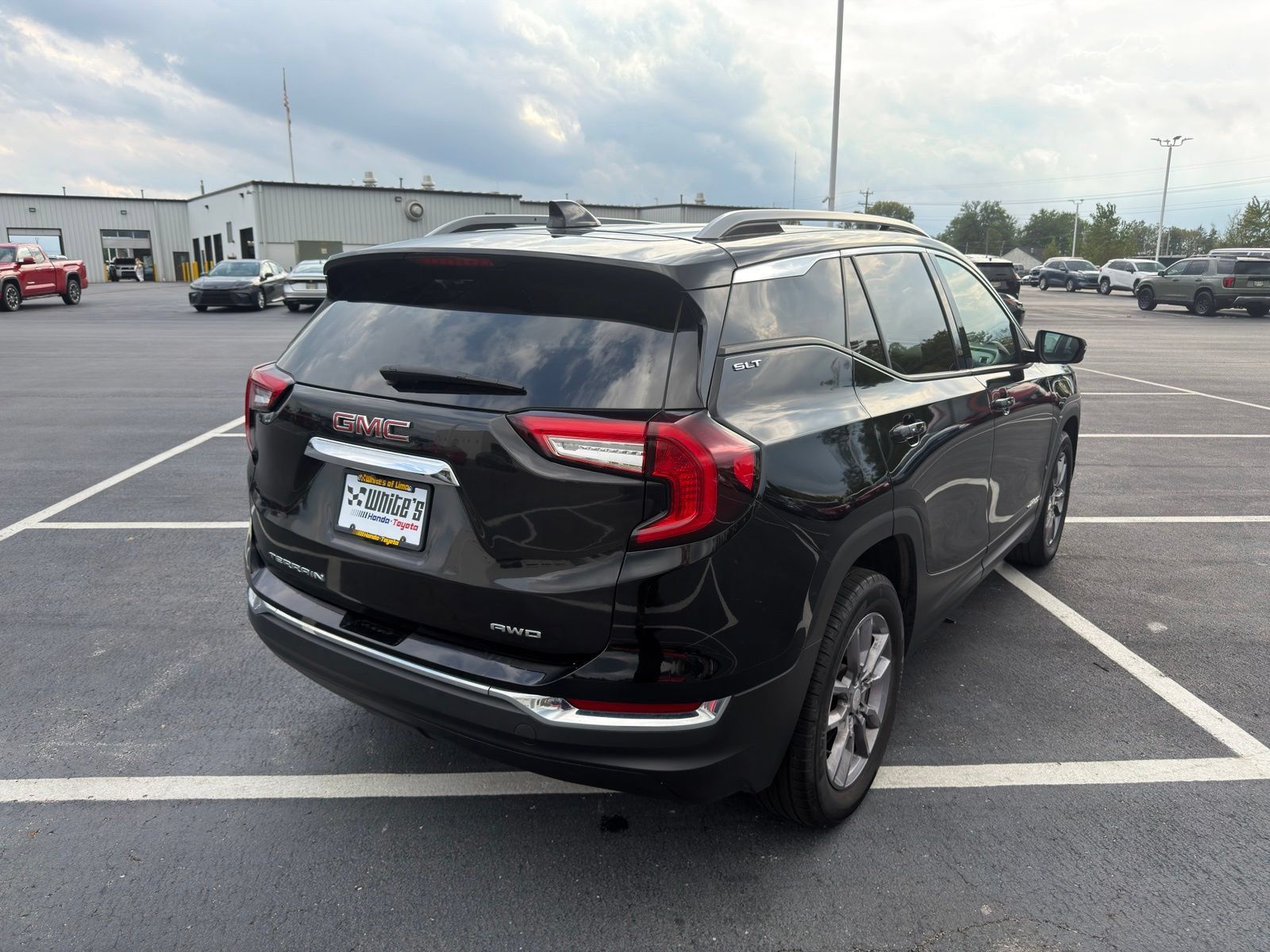 Used 2023 GMC Terrain SLT AWD/4WD image 6