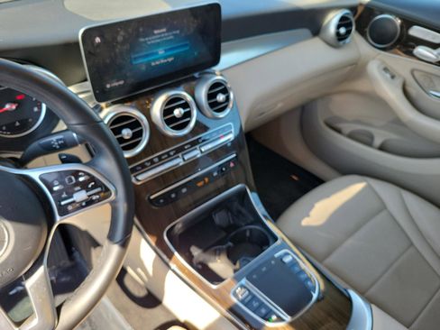 Used 2022 Mercedes-Benz GLC 300 image 23